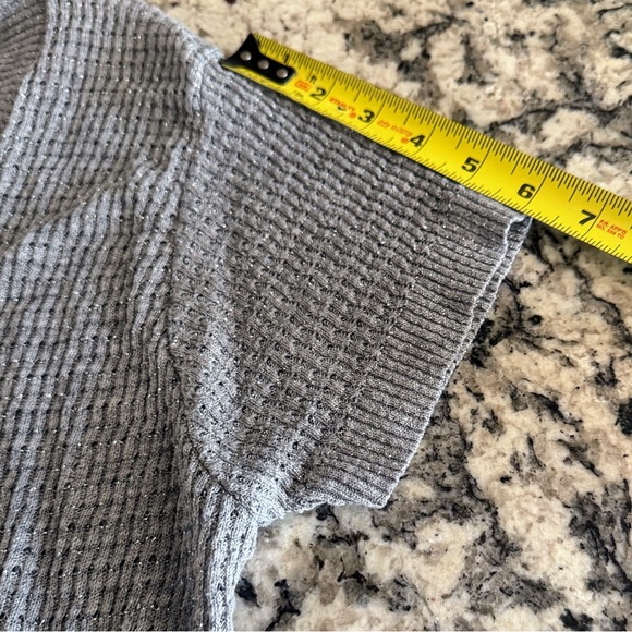 Sweet Kizz Sparkly Light Gray Short Sleeve Open Front Cardigan Women’s Size L - Picture 7 of 9